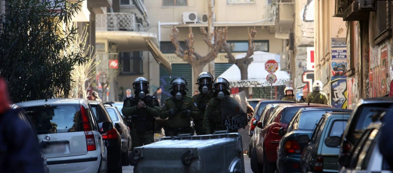 Εξάρχεια: Σε εξέλιξη επιχείρηση της ΕΛ.ΑΣ εναντίον καταλήψεων με αλλοδαπούς
